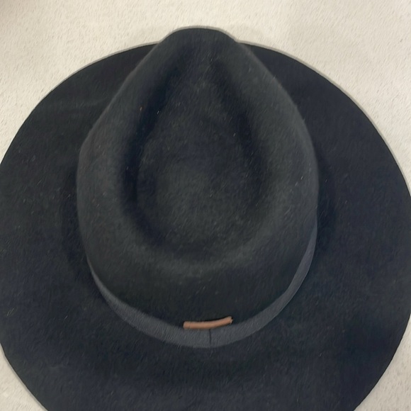 Roots Black 100% Wool Hat - Picture 4 of 14